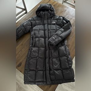 Women’s size SMALL north face parka, dark grey color, 600 fill down.